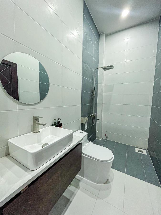 River Hotel 5 Long Xuyên المظهر الخارجي الصورة